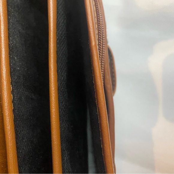 Colombian Carriel Brown and Black Leather Saddle Bag - Picture 6 of 14